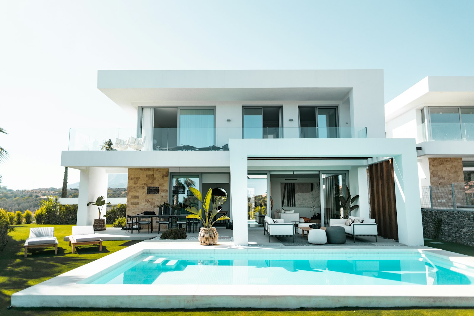 Biệt Thự Biển Oceanami Luxury Resort - Hệ Xingfa Class A (Anodized PC.ED)